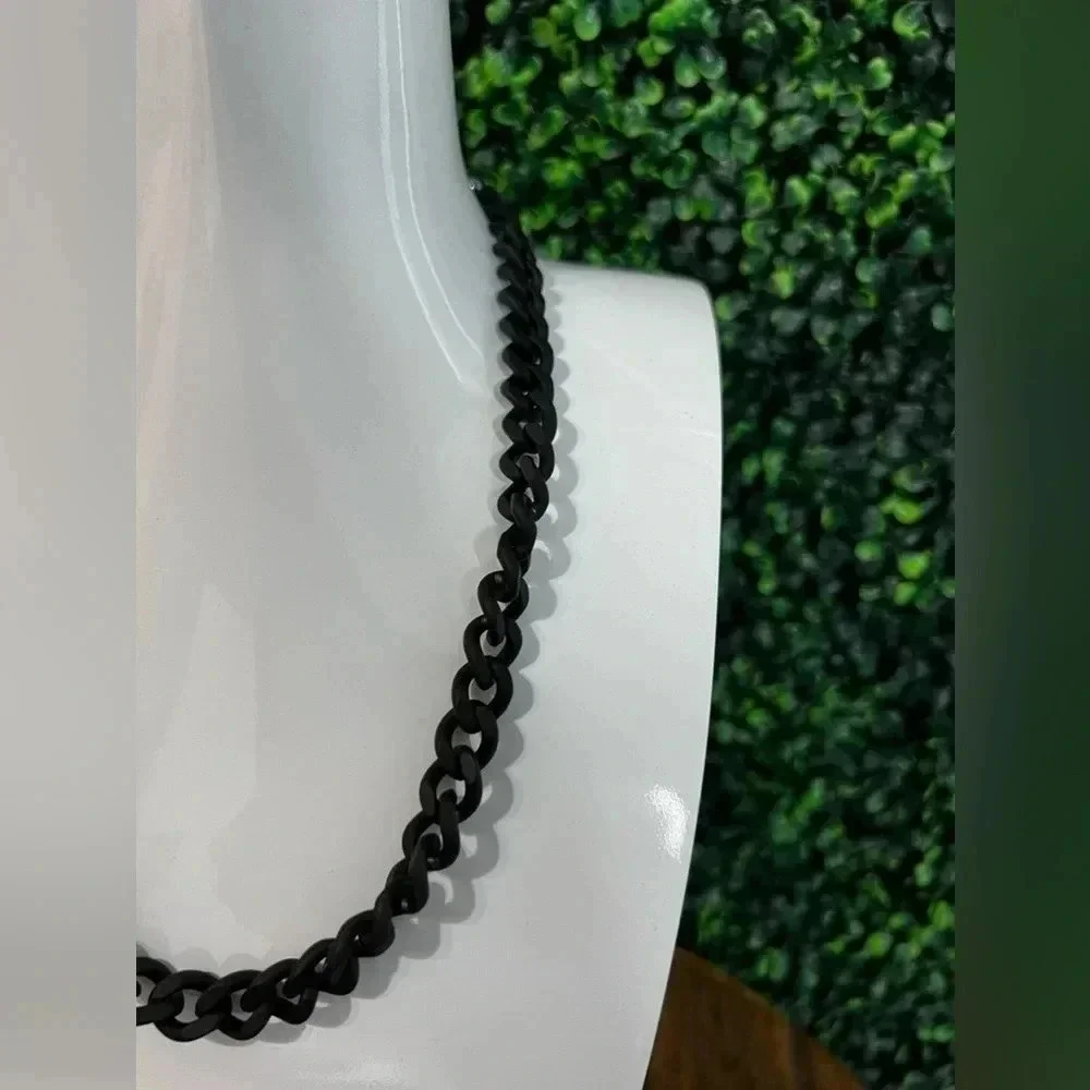 Boutique Ashley Matte Necklace - Picture 3 of 4